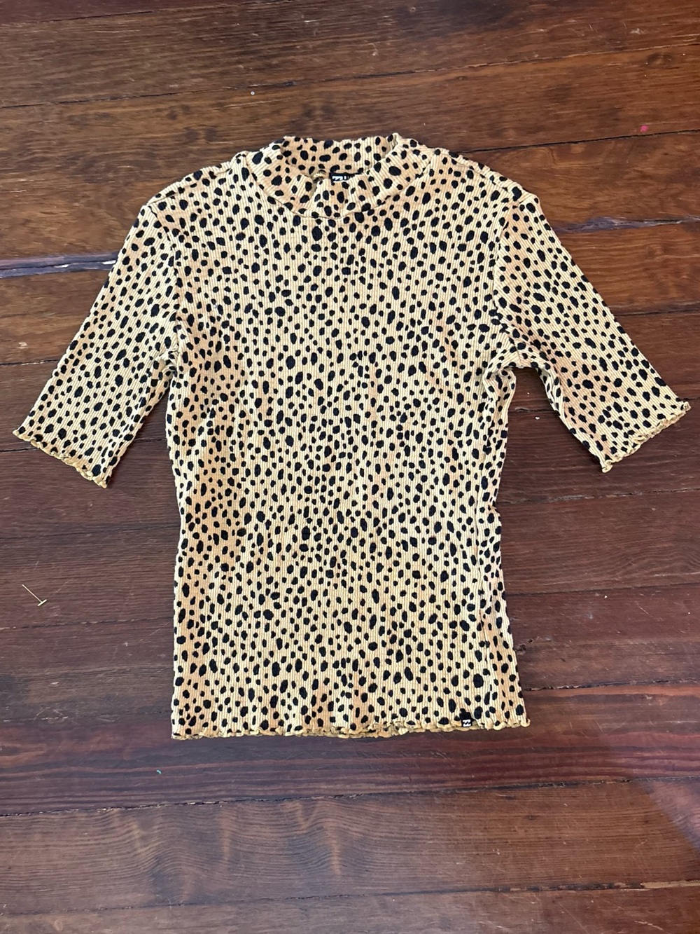 Billabong tan black leopard animal print shirt top size M